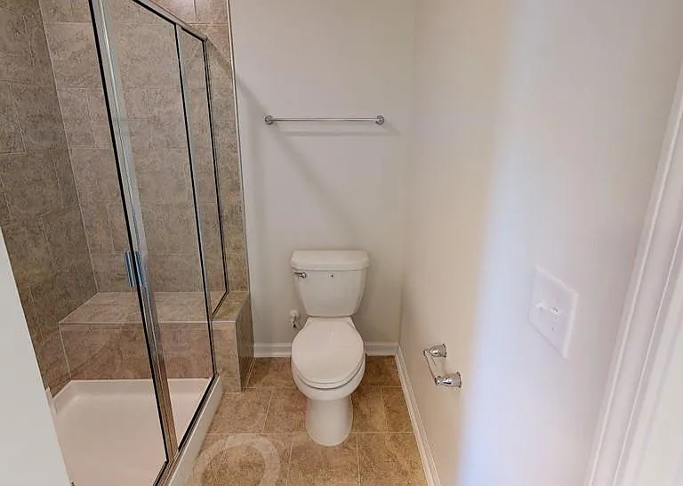3rd Floor - Master Bathroom