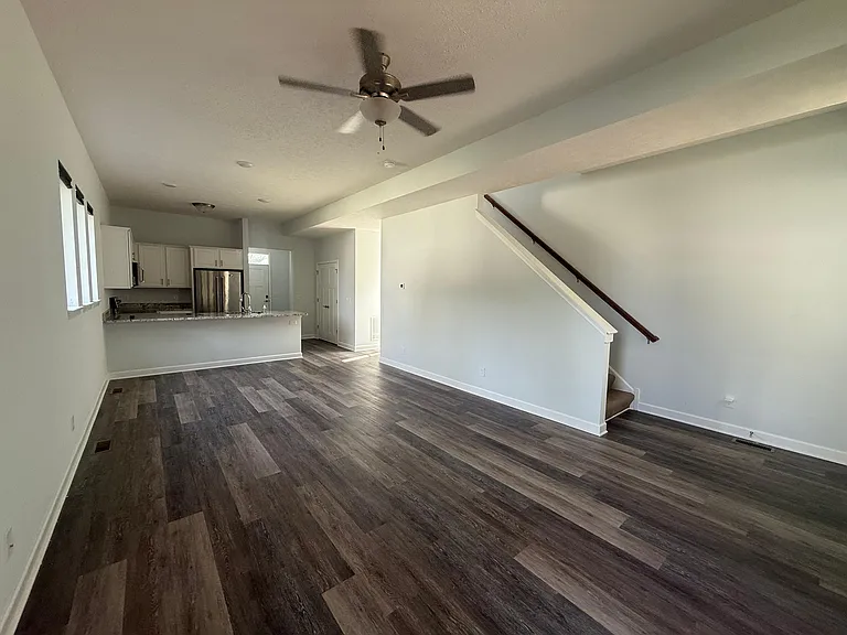 1523 E 122nd St — Photo 12