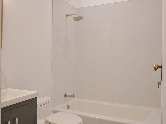 5th image of 1856 Green St APT 1