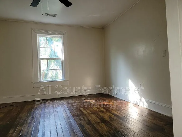 896 Dorothy St — Photo 7