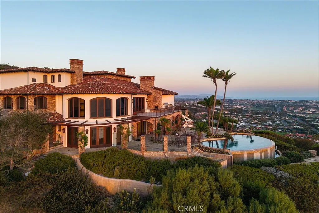 5 bed, 6.5 bath, 7784 sqft, $45,000 — Photo 3