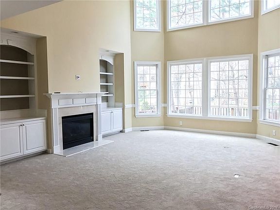 5th image of 10012 Southmoor Ln