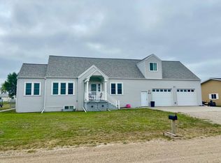 1202 16th St SE, Devils Lake, ND 58301