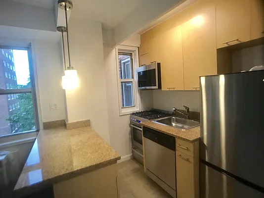 Rented by Bohemia Realty Group | media 2