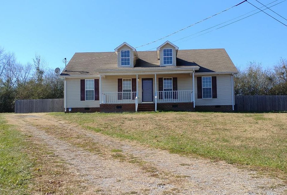 1st image of 8 Oxford Dr