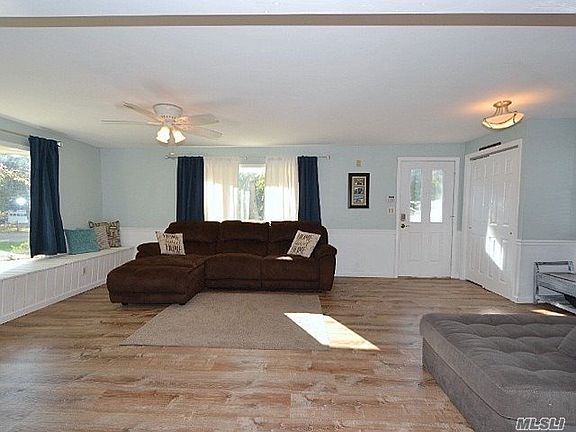 3rd image of 145 S Evergreen Dr