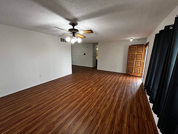 3rd image of 406 Avenue Q