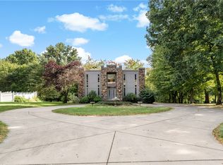 144 Creston Ave, Ellwood City, PA 16117