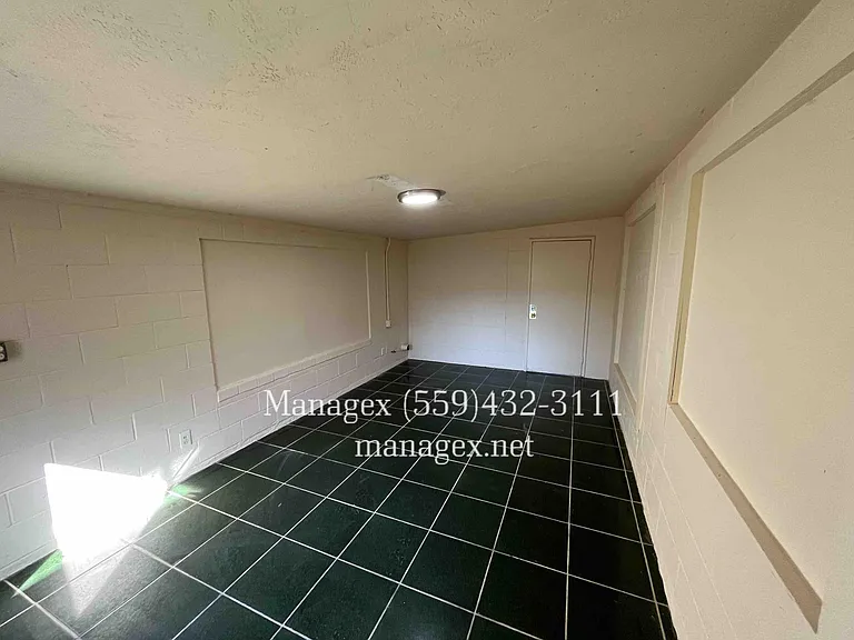 2015 E Swift Ave — Photo 5