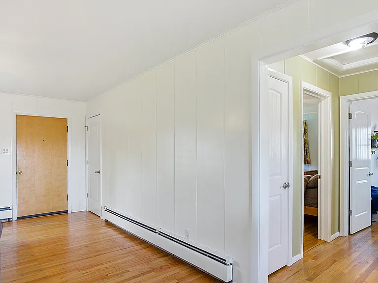 814 Stuart St — Photo 9