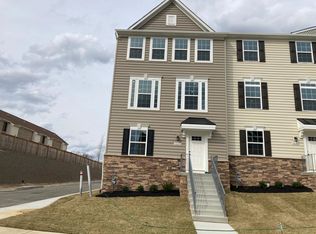 1025 Valley Run Dr, Fredericksburg, VA 22401