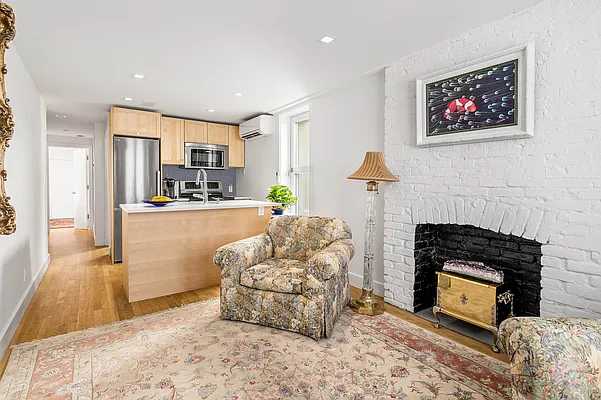 Sold by Engel and Völkers Brownstone Brooklyn | media 23