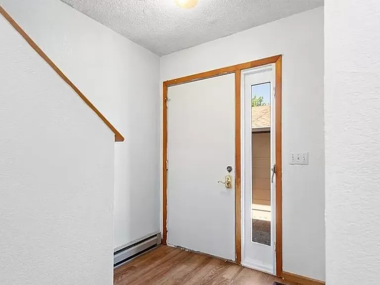 300 Aristocrat Dr — Photo 3
