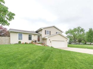 3810 Olympic Dr N, Waterloo, IA 50701