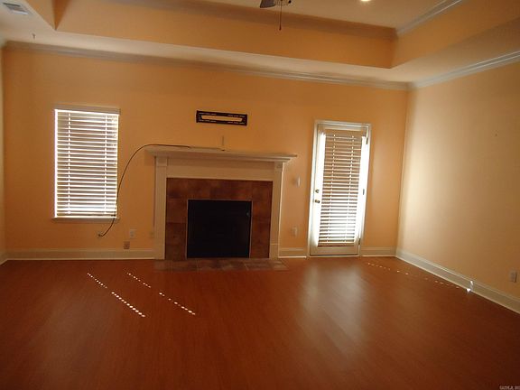 4th image of 117 Shady Woods Ct