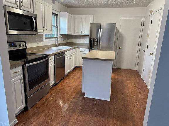 2nd image of 314 Amber Wood Way