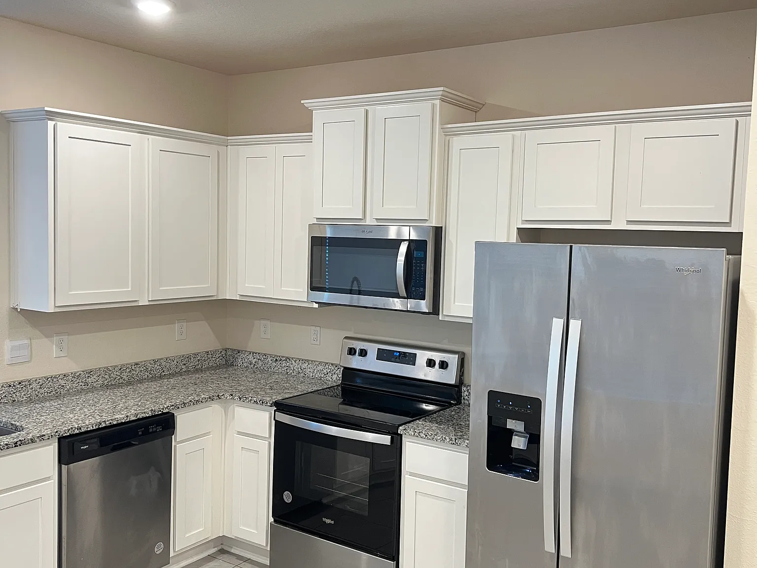 3 bed, 1502 sqft, $2,100 — Photo 2