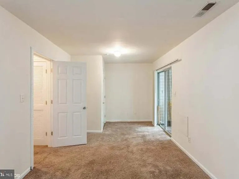 7836 Canter Ct — Photo 8