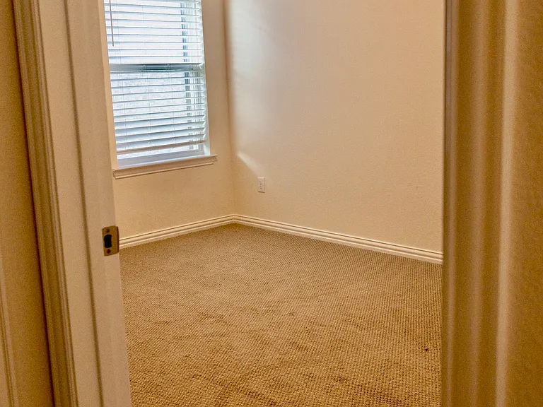 1725 Friendship Ln — Photo 25