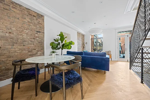 Sold by Compass | media 3