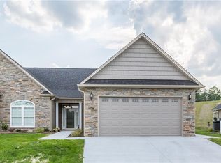 110 Cobblestone Ct, Mount Airy, NC 27030