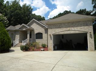 9137 County Line Rd, Kernersville, NC 27284