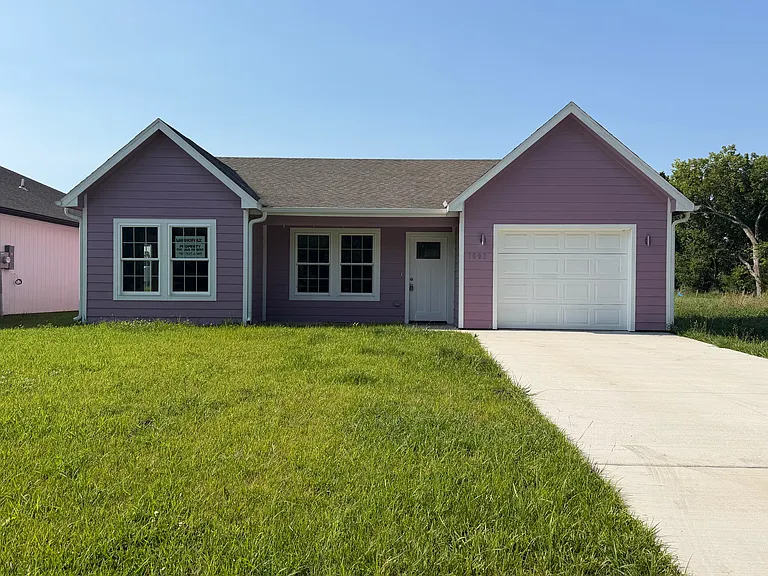 1003 Riley Ave — Photo 1