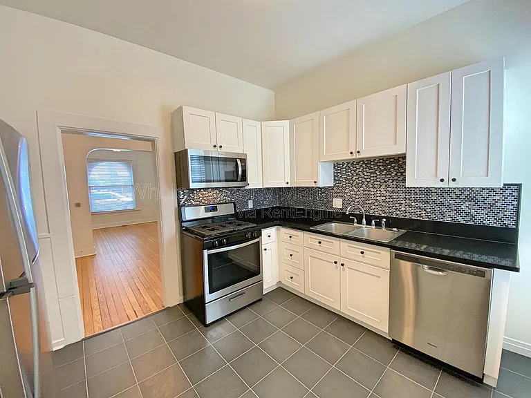 715 Elati St — Photo 6