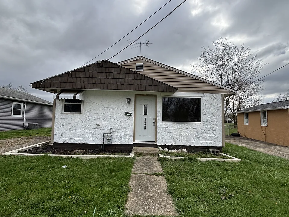 2626 Dorothy Ave NE