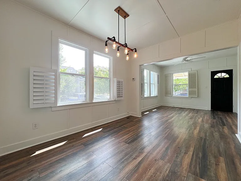 934 Clinton St — Photo 12