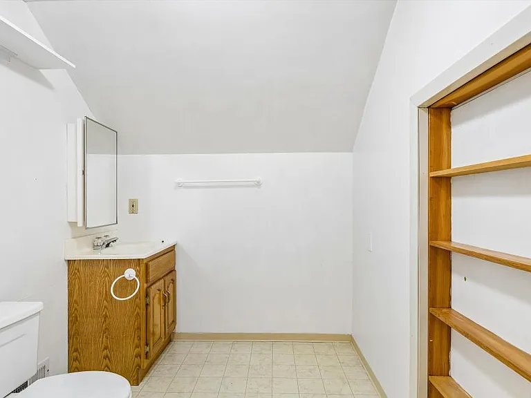 1/2 Bath on upper -evel