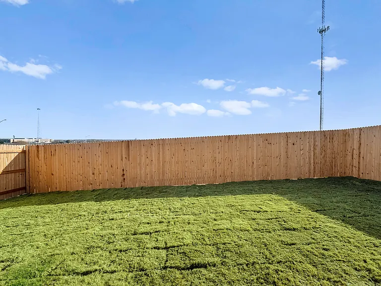 1527 Tiptop Mdw — Photo 25