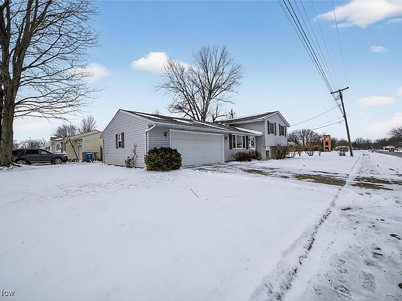 2nd image of 2703 W 40th St