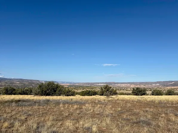 28 Lakewood Dr, Medanales, NM 87548