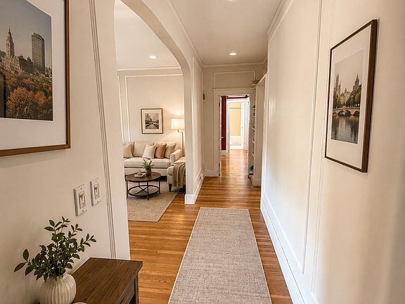 2nd image of 415 Washington St APT 5