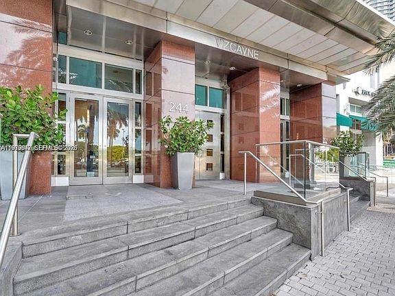4th image of 244 Biscayne Blvd APT 440