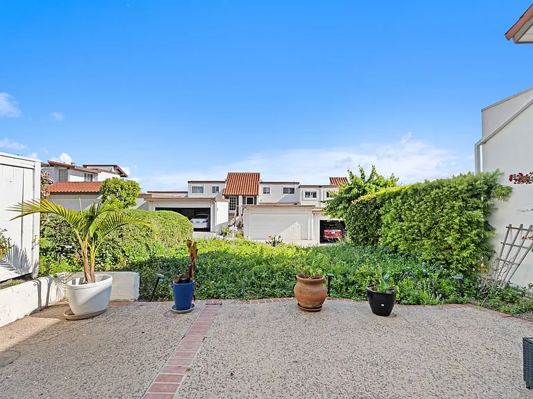 719 Calle Camisa — Photo 32