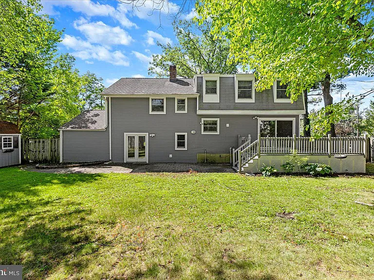 38 Robert Rd — Photo 25