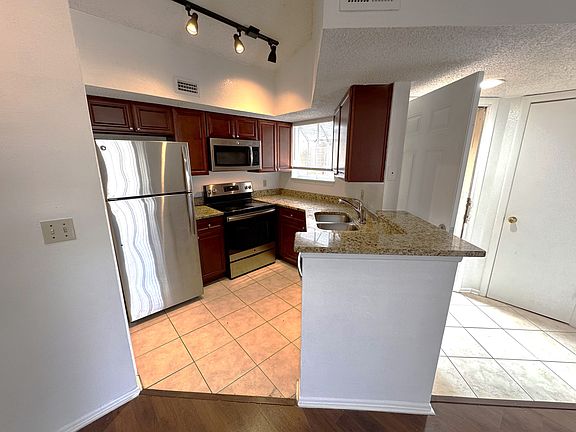 5th image of 1948 Lake Atriums Cir APT 123