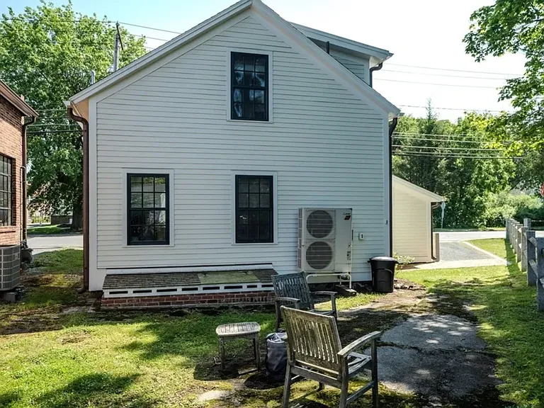 14 Sugarloaf St — Photo 41