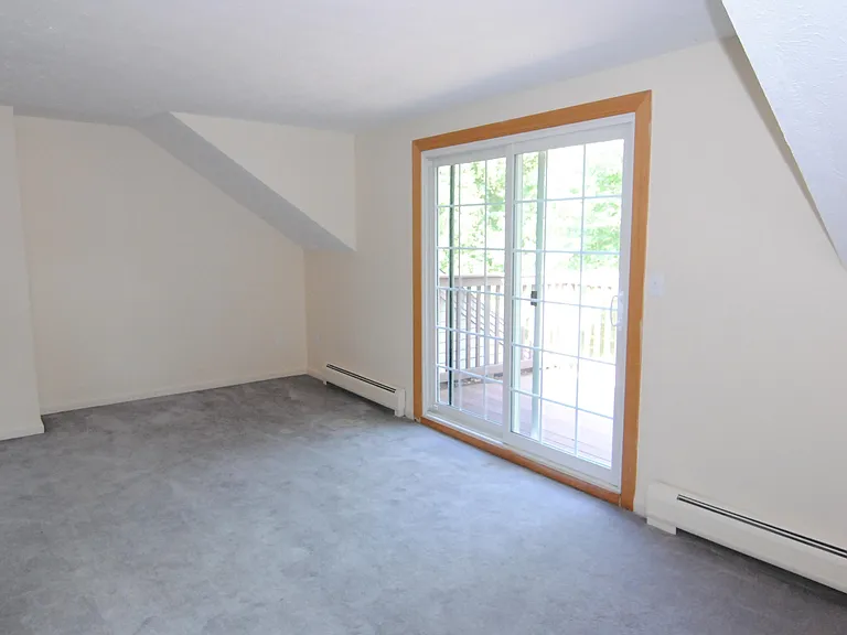 74 Stillwater Dr — Photo 27