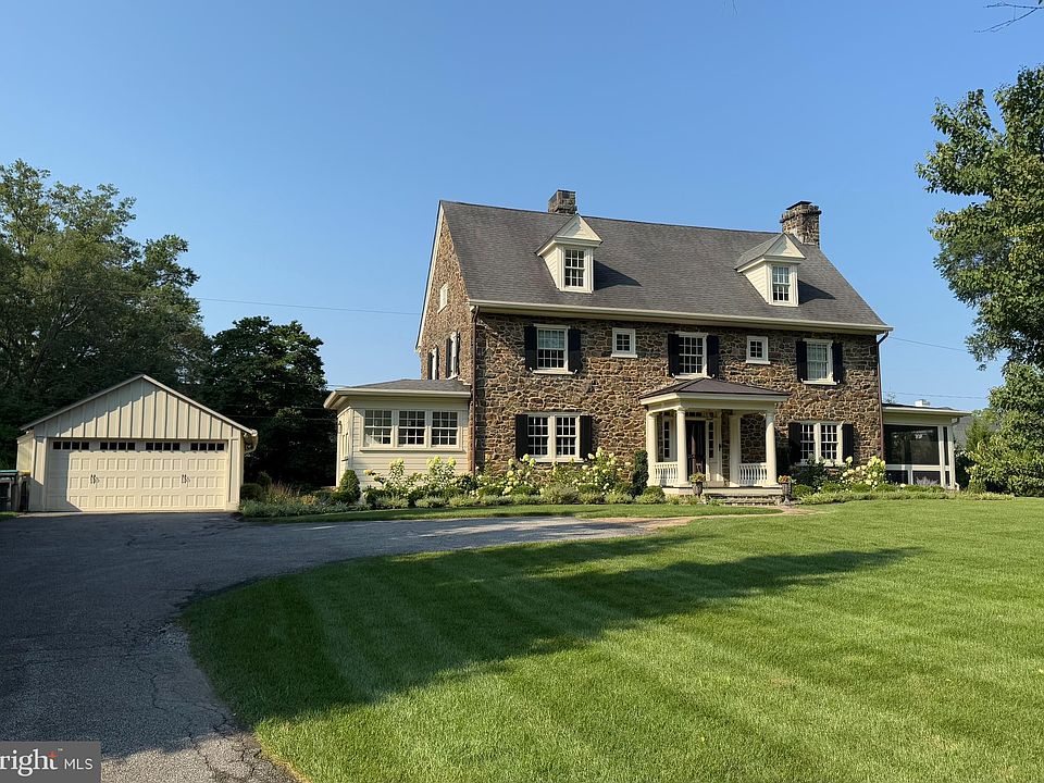 2nd image of 506 Rothbury Rd