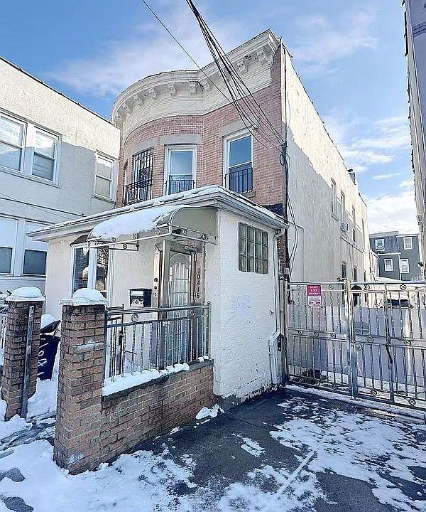 1st image of 10416 32nd Ave