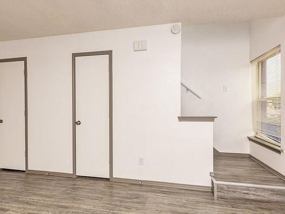 4th image of 213 Cambridge Dr