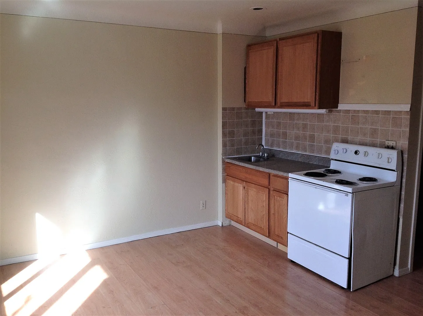 610 W. Garland — Photo 3