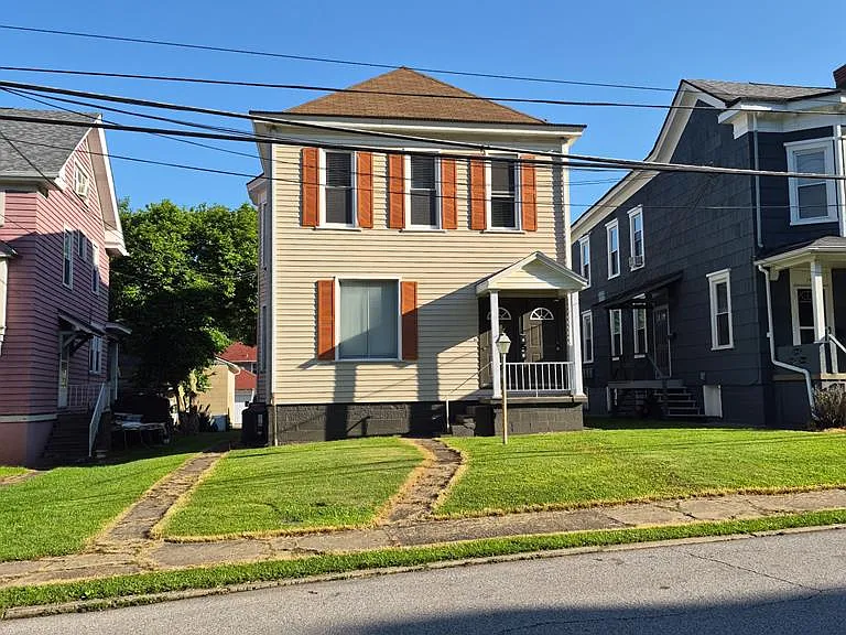 146 Edgington Ln #2 — Photo 1
