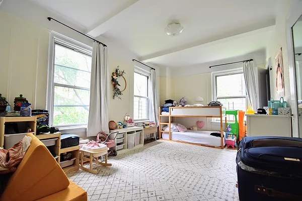 Rented by PMG Real Estate  | media 12