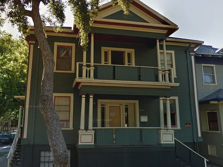 601 10th St #G — Photo 1