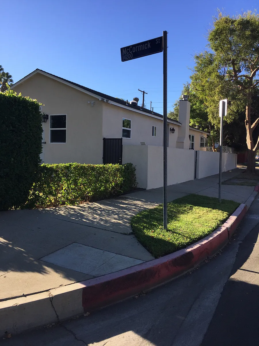 Building Photo - 14260 McCormick St