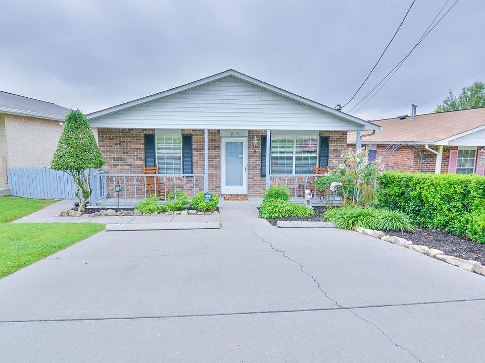 1st image of 814 Valerie Ln